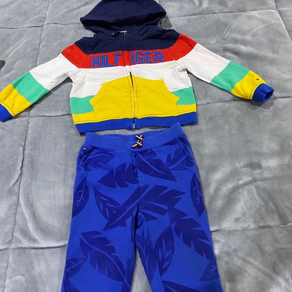 Tommy Hilfiger boys set size 24m - Picture 1 of 3